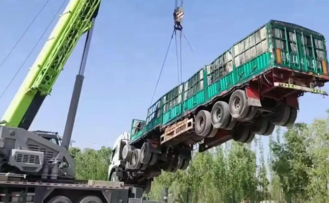 文山道路脱困救援案例